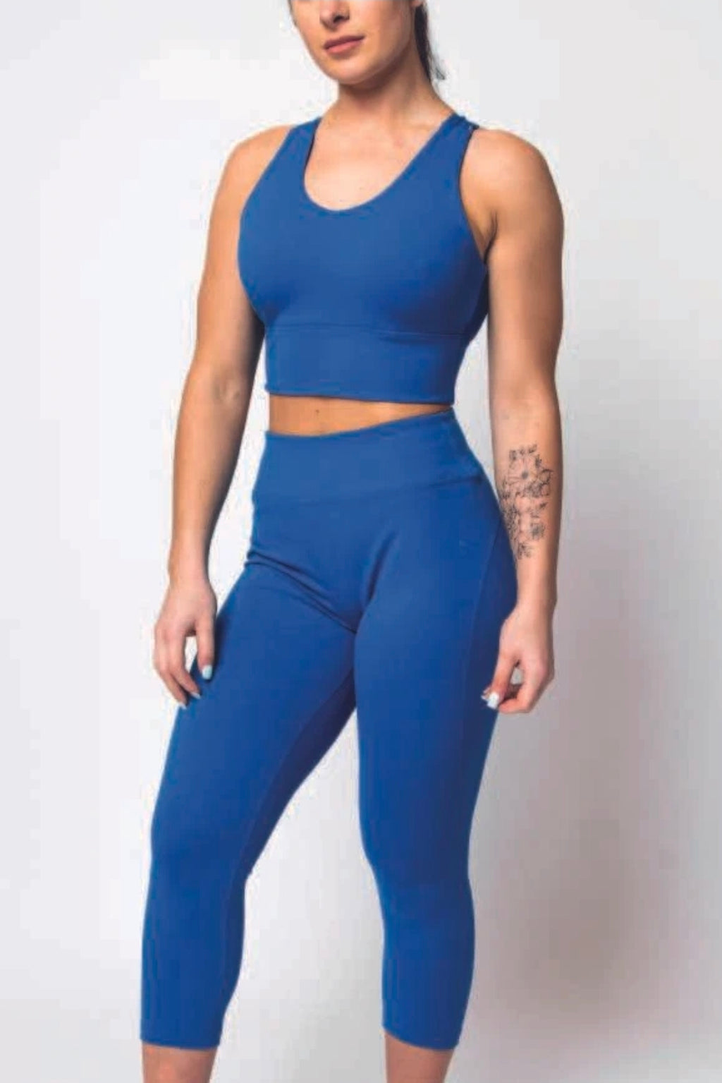 SUPREMACY PEAK 3/4 Active Wear Leggings. Blue - SIZE: Small